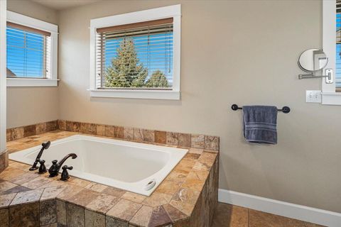 Tiny photo for 4122 SW Salmon Place, Redmond, OR 97756 (MLS # 220217364)
