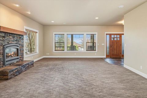 Tiny photo for 4122 SW Salmon Place, Redmond, OR 97756 (MLS # 220217364)