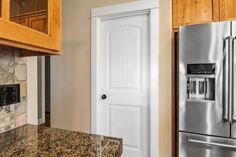 Tiny photo for 4122 SW Salmon Place, Redmond, OR 97756 (MLS # 220217364)