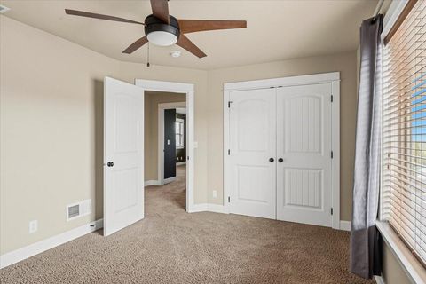 Tiny photo for 4122 SW Salmon Place, Redmond, OR 97756 (MLS # 220217364)