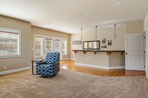 Tiny photo for 4122 SW Salmon Place, Redmond, OR 97756 (MLS # 220217364)