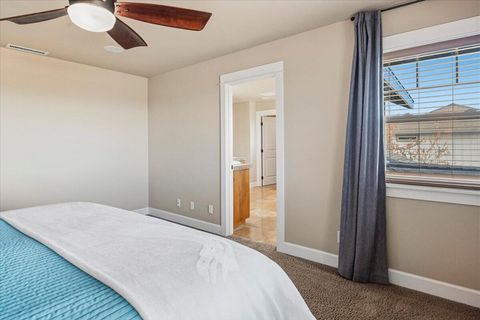 Tiny photo for 4122 SW Salmon Place, Redmond, OR 97756 (MLS # 220217364)