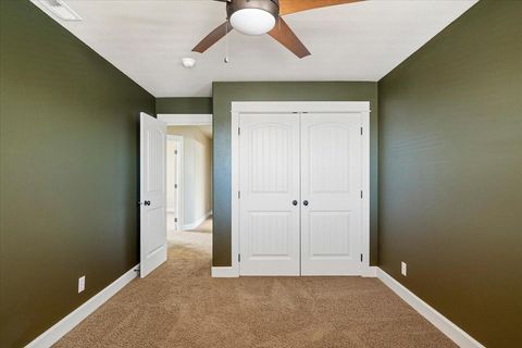 Tiny photo for 4122 SW Salmon Place, Redmond, OR 97756 (MLS # 220217364)