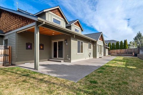 Tiny photo for 4122 SW Salmon Place, Redmond, OR 97756 (MLS # 220217364)