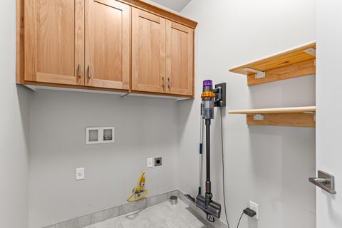 Tiny photo for 3937 Wyoming Lane, Medford, OR 97504 (MLS # 220211871)