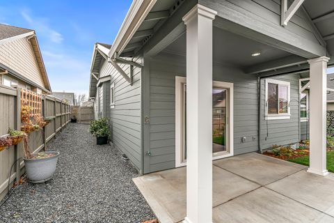 Tiny photo for 3937 Wyoming Lane, Medford, OR 97504 (MLS # 220211871)
