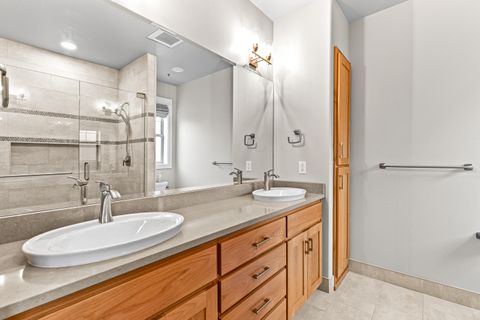 Tiny photo for 3937 Wyoming Lane, Medford, OR 97504 (MLS # 220211871)