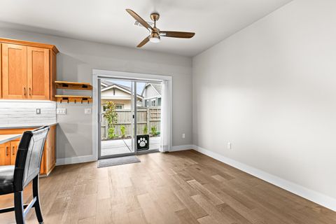 Tiny photo for 3937 Wyoming Lane, Medford, OR 97504 (MLS # 220211871)