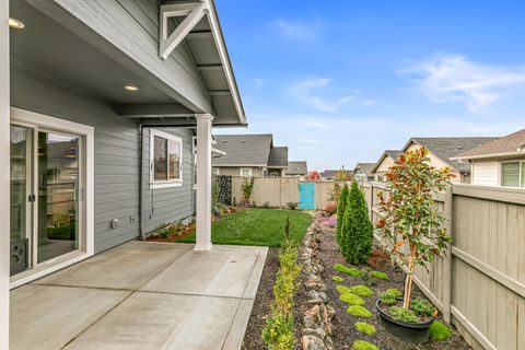Tiny photo for 3937 Wyoming Lane, Medford, OR 97504 (MLS # 220211871)