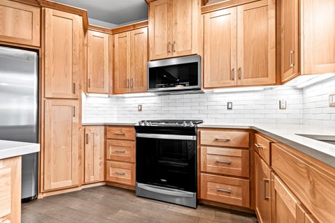 Tiny photo for 3937 Wyoming Lane, Medford, OR 97504 (MLS # 220211871)