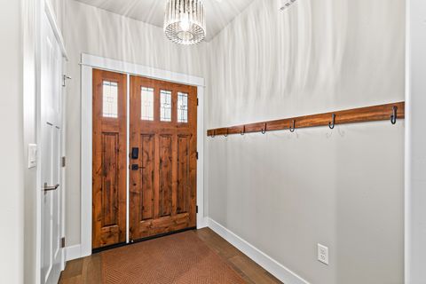 Tiny photo for 3937 Wyoming Lane, Medford, OR 97504 (MLS # 220211871)