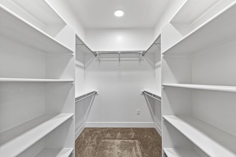 Tiny photo for 3937 Wyoming Lane, Medford, OR 97504 (MLS # 220211871)