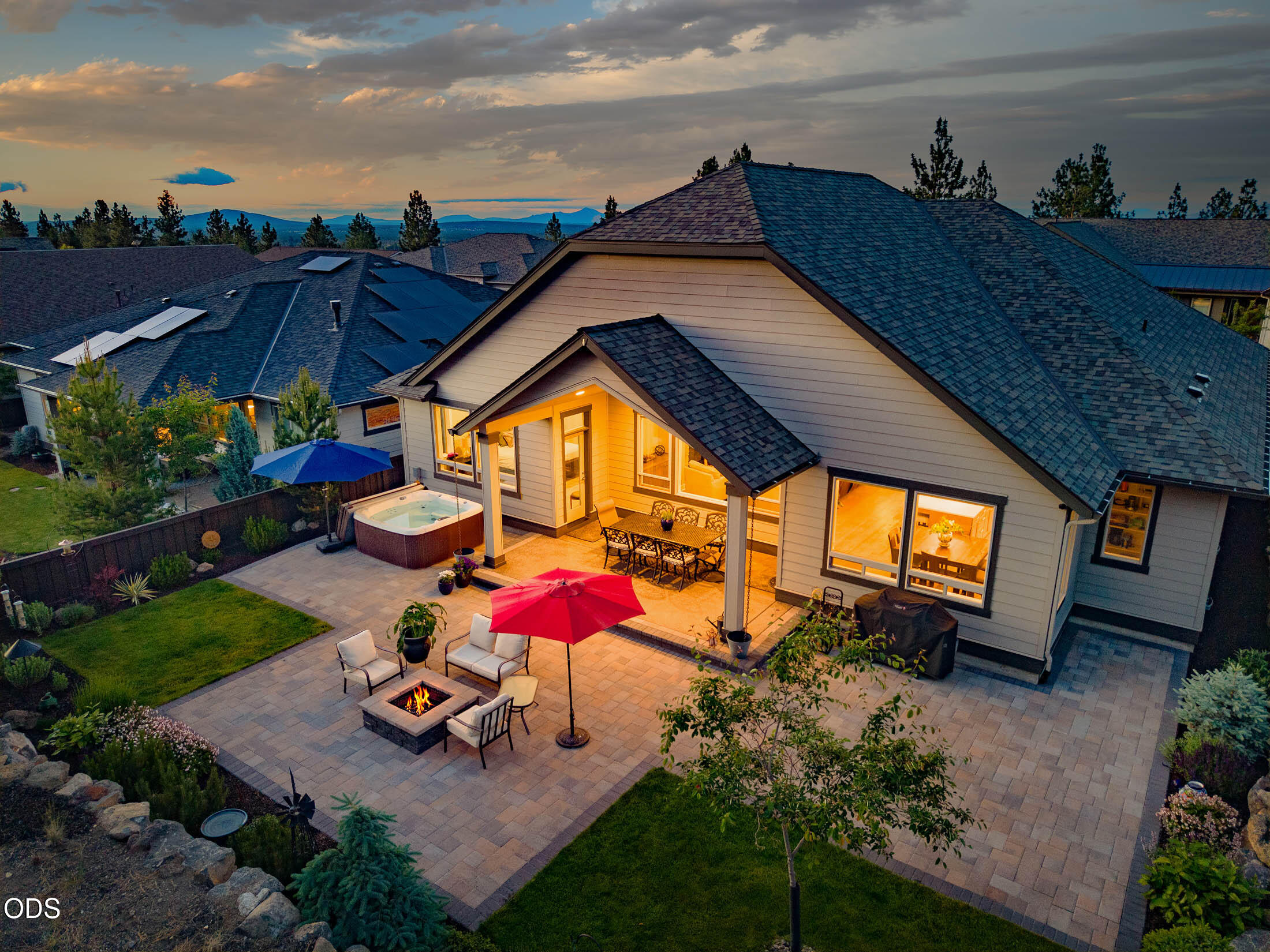 3087 NW Hidden Ridge Drive