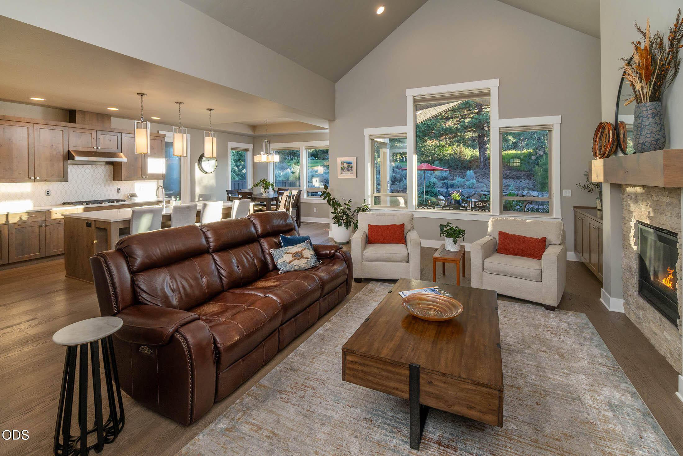 3087 NW Hidden Ridge Drive