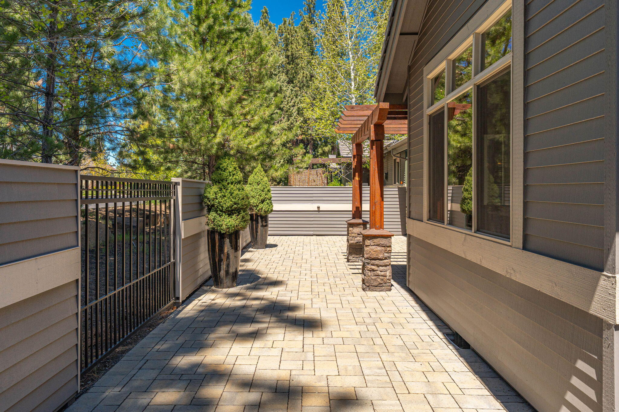 Broken Top - Residential