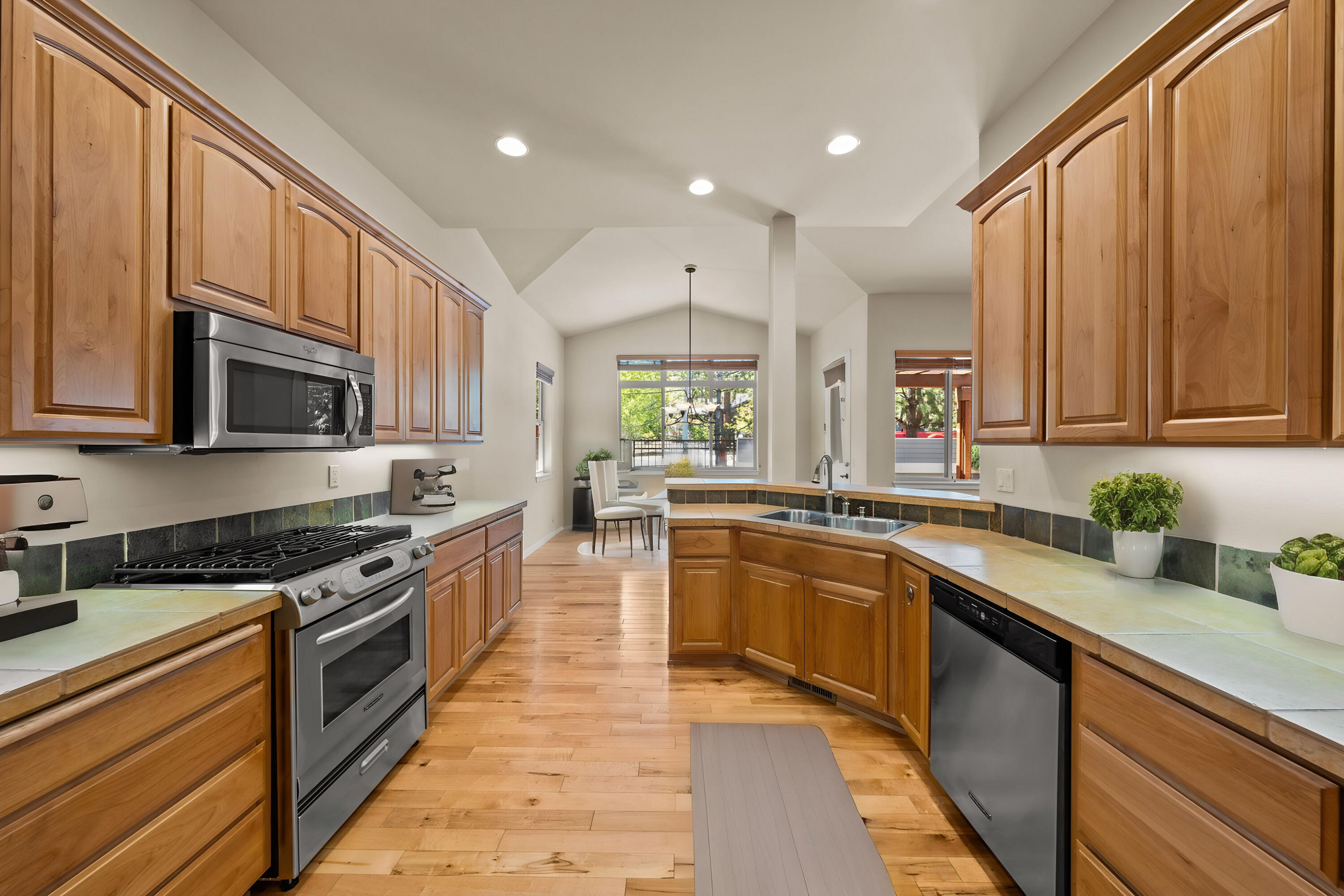 Broken Top - Residential