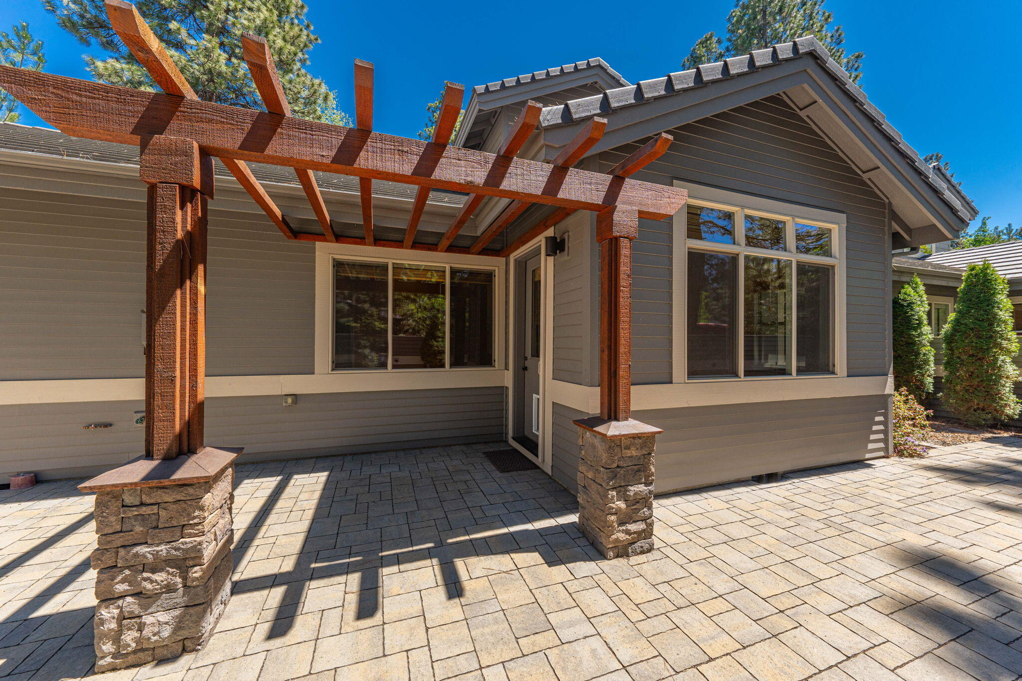 Broken Top - Residential