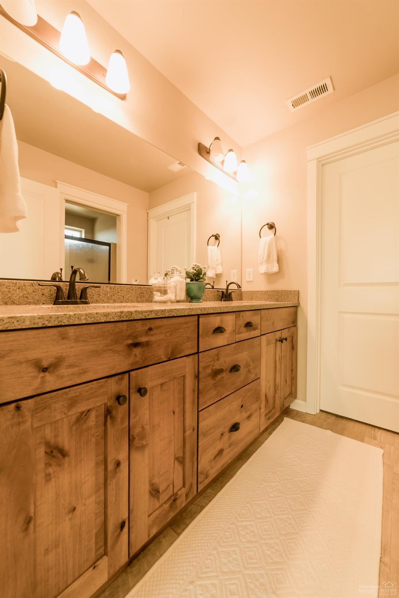 Lava Ridges - Residential