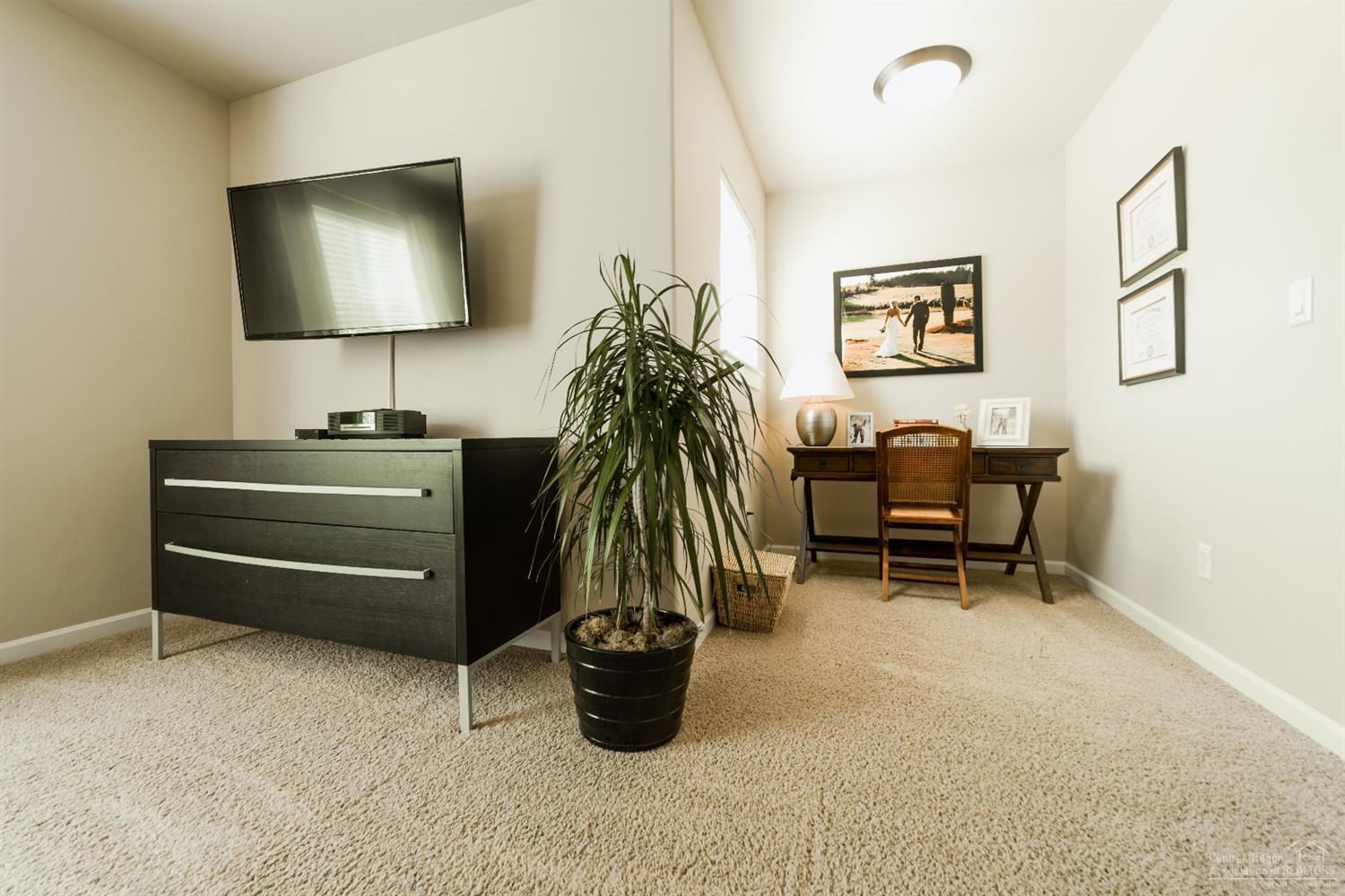 Lava Ridges - Residential