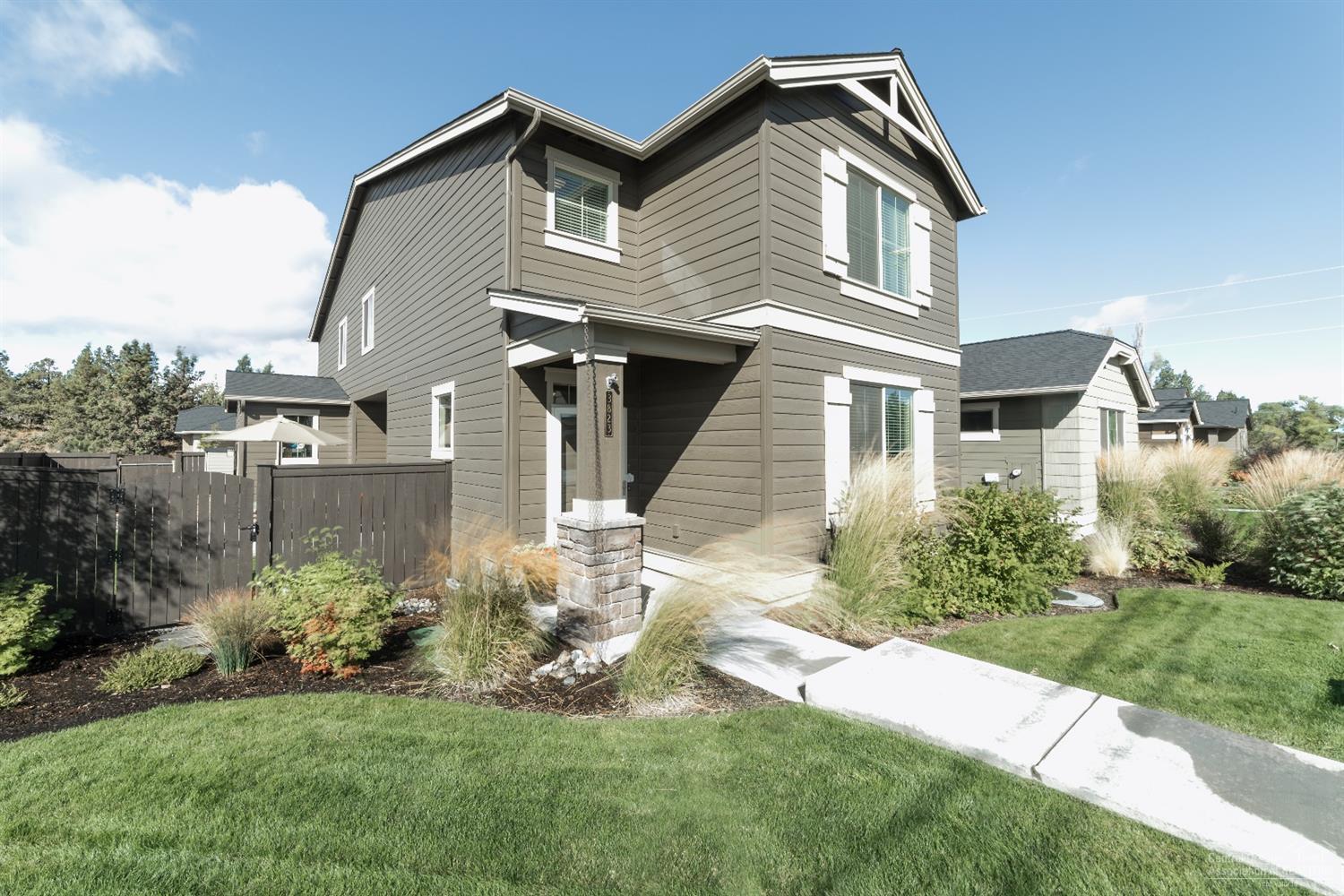 Lava Ridges - Residential