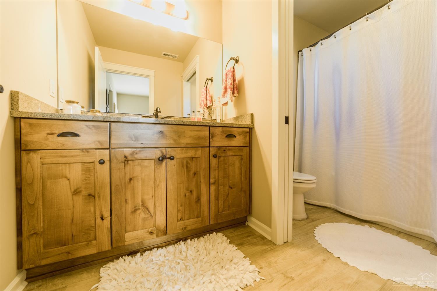 Lava Ridges - Residential