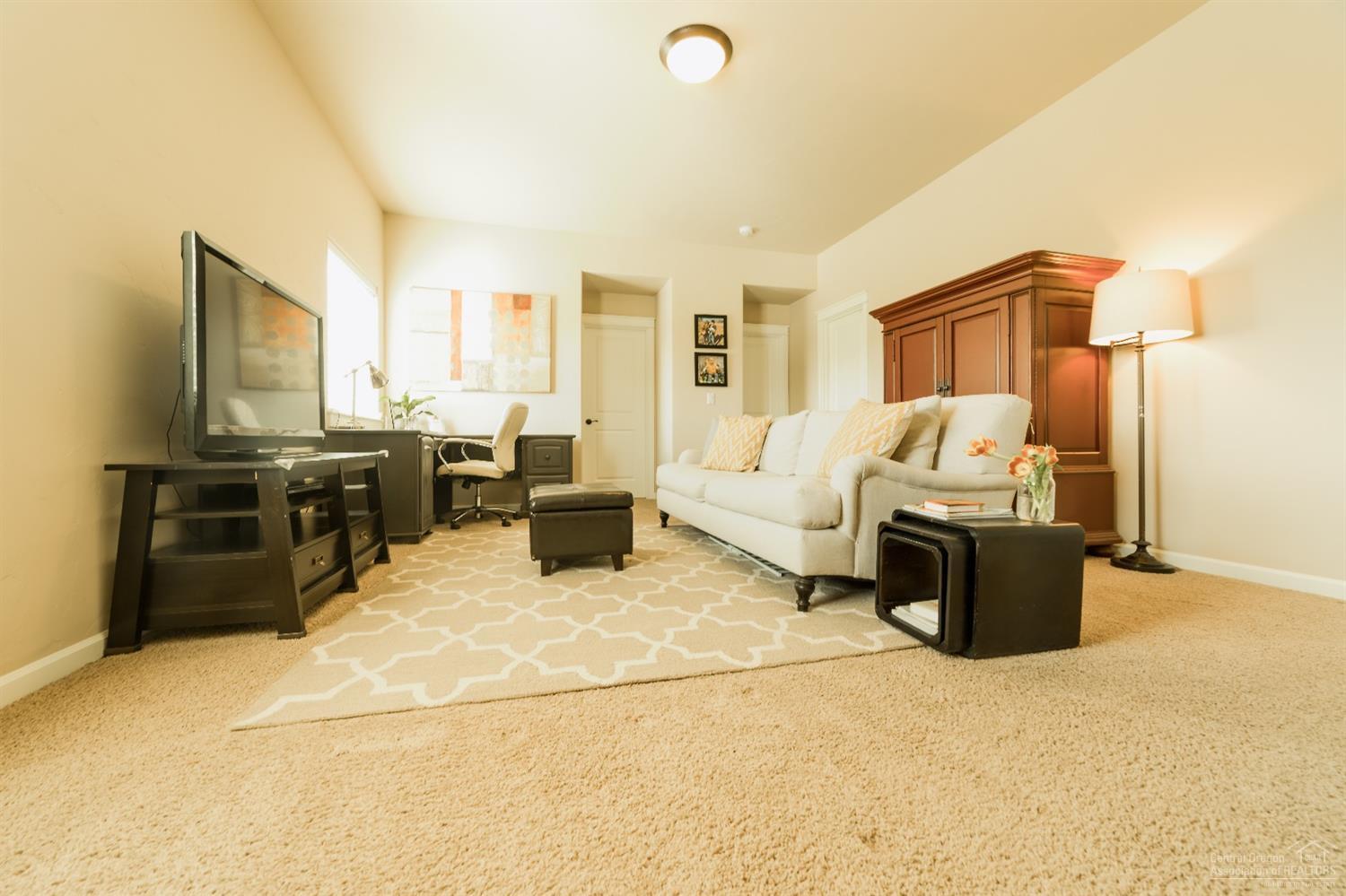 Lava Ridges - Residential