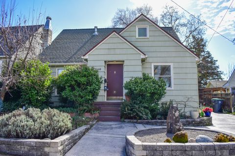 Tiny photo for 1114 -1116 Reddy Avenue, Medford, OR 97504 (MLS # 220216904)