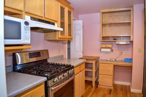 Tiny photo for 1114 -1116 Reddy Avenue, Medford, OR 97504 (MLS # 220216904)