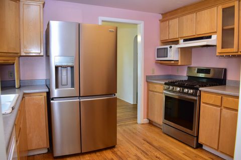 Tiny photo for 1114 -1116 Reddy Avenue, Medford, OR 97504 (MLS # 220216904)