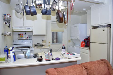 Tiny photo for 1114 -1116 Reddy Avenue, Medford, OR 97504 (MLS # 220216904)