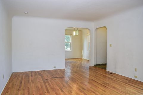 Tiny photo for 1114 -1116 Reddy Avenue, Medford, OR 97504 (MLS # 220216904)