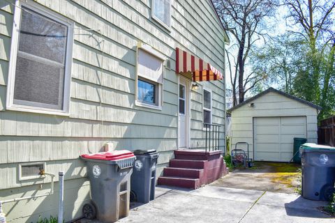 Tiny photo for 1114 -1116 Reddy Avenue, Medford, OR 97504 (MLS # 220216904)
