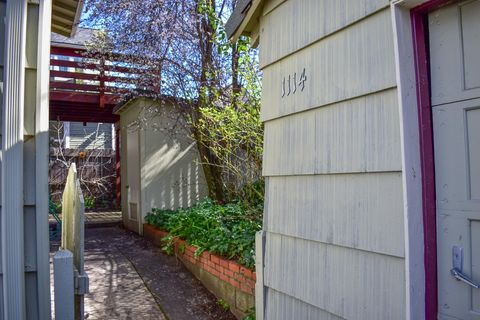 Tiny photo for 1114 -1116 Reddy Avenue, Medford, OR 97504 (MLS # 220216904)