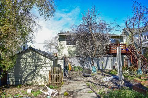 Tiny photo for 1114 -1116 Reddy Avenue, Medford, OR 97504 (MLS # 220216904)