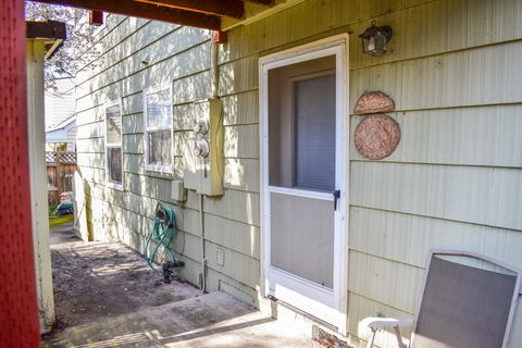 Tiny photo for 1114 -1116 Reddy Avenue, Medford, OR 97504 (MLS # 220216904)
