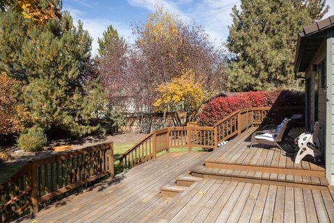 Tiny photo for 61159 Ladera Road, Bend, OR 97702 (MLS # 220211150)