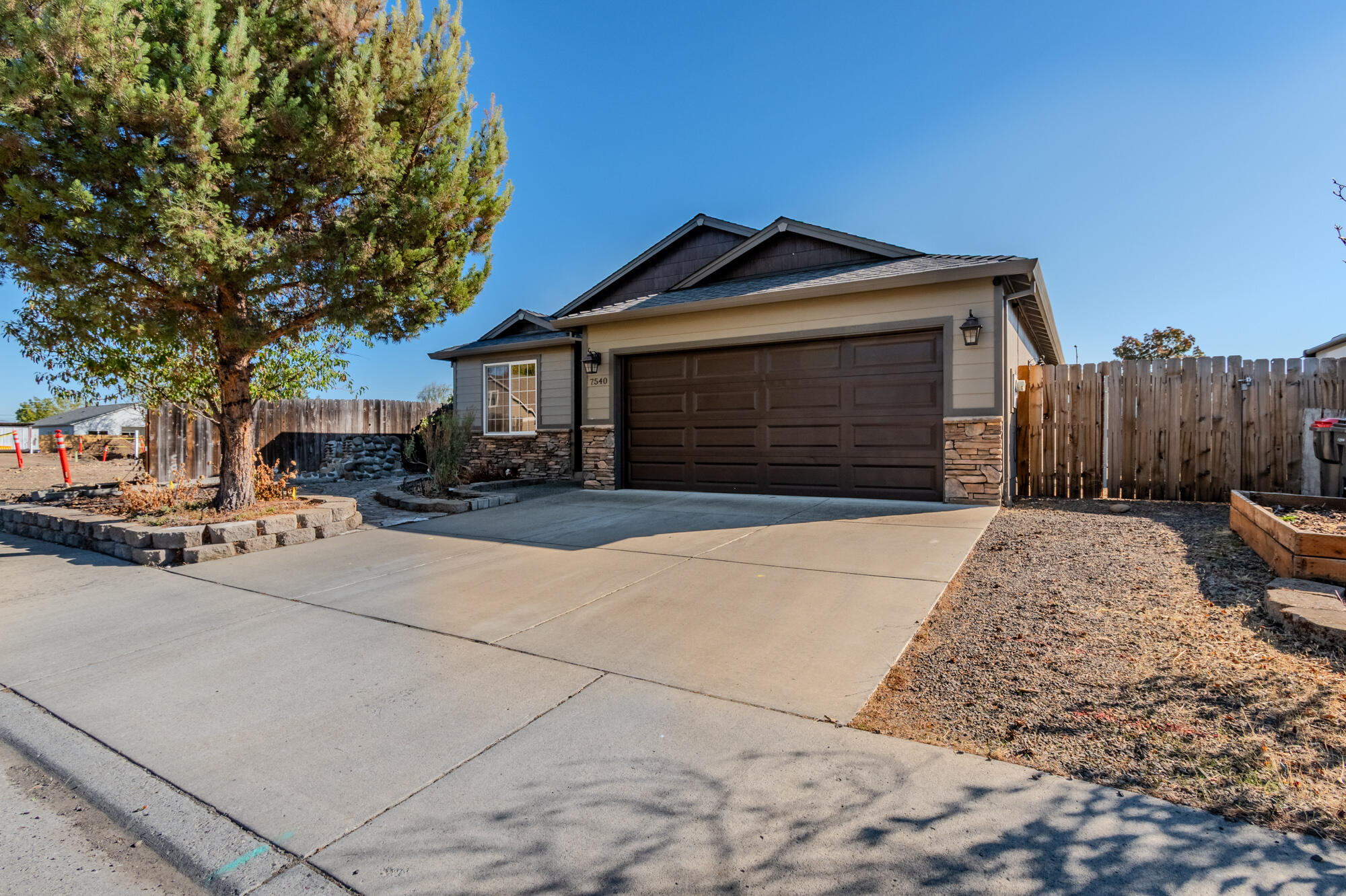 Los Robles Subdivision - Residential