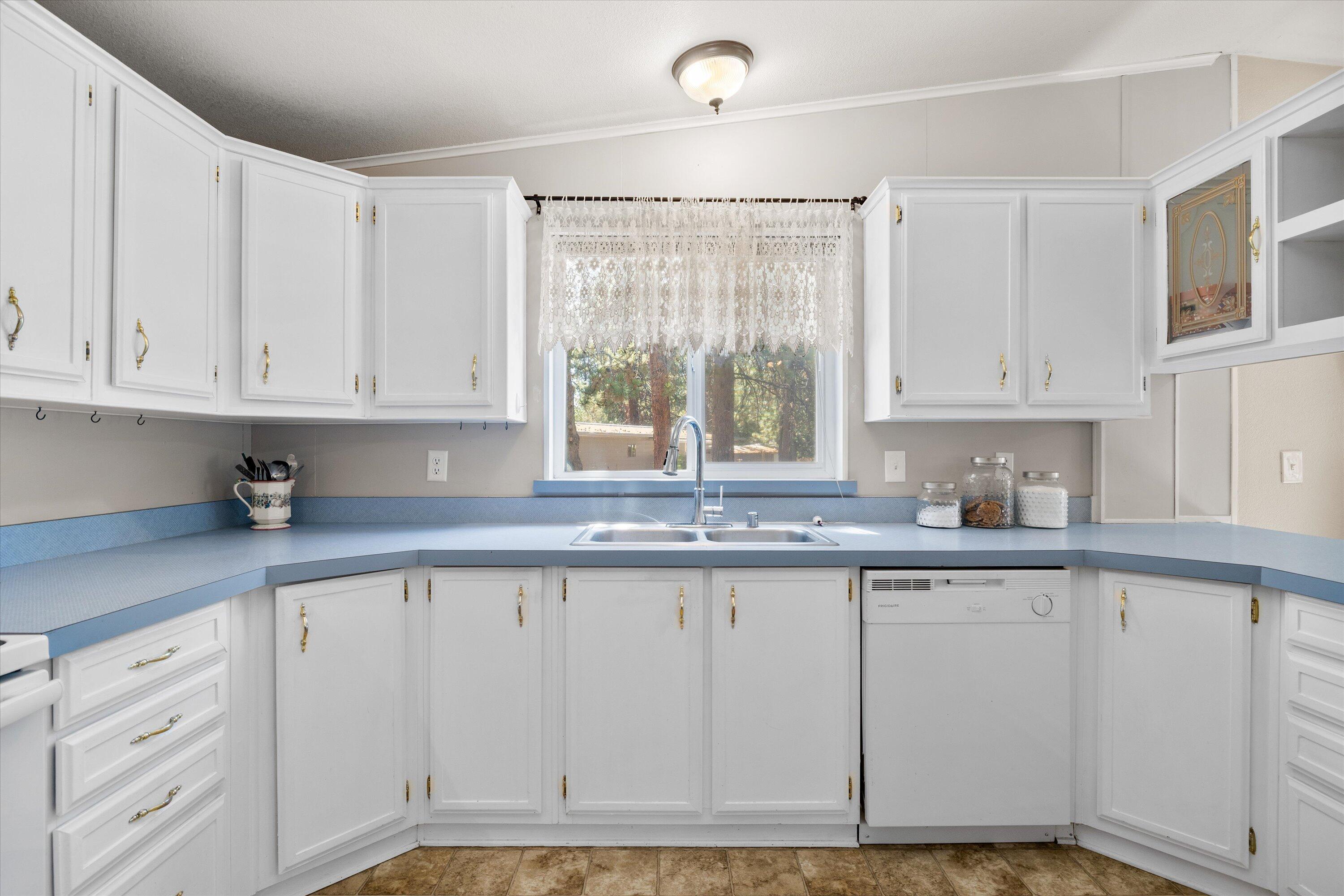 Romaine Village - Residential