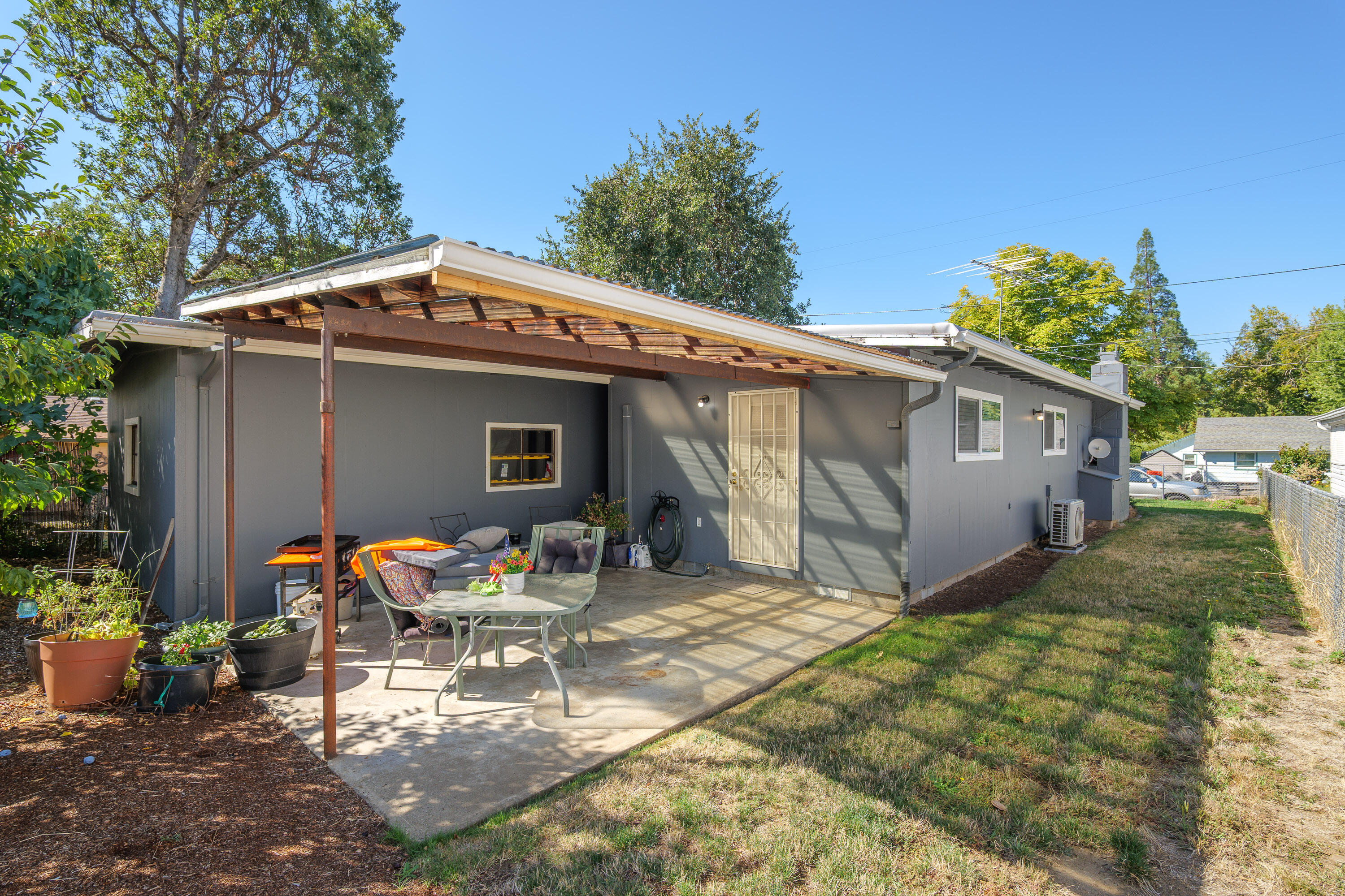 Nelson's - Residential