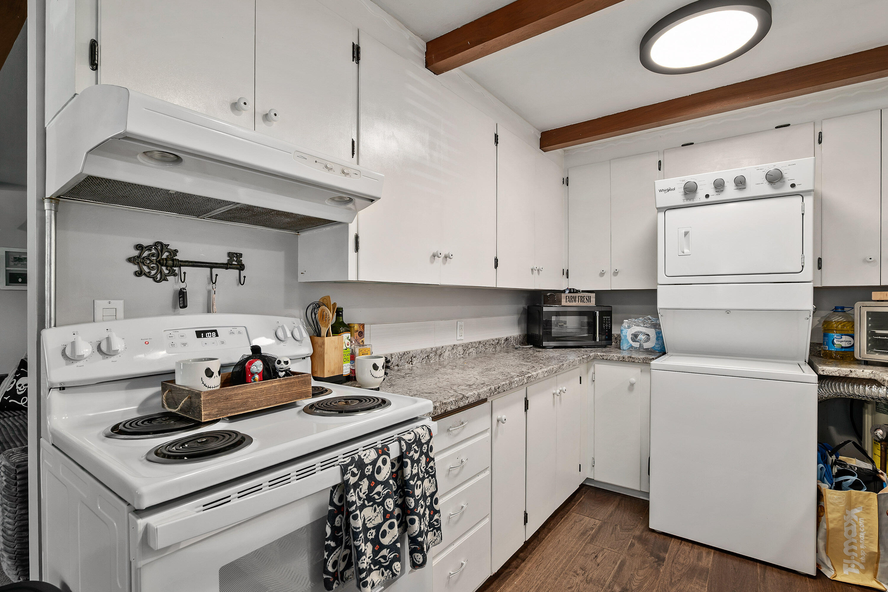 Nelson's - Residential