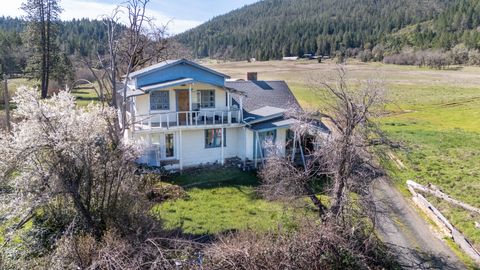 Photo of 147 Warren Road, Selma, OR 97538 (MLS # 220217087)