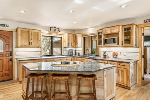 Tiny photo for 57557 Lupine Lane #7, Sunriver, OR 97707 (MLS # 220212421)