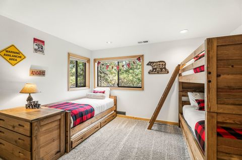 Tiny photo for 57557 Lupine Lane #7, Sunriver, OR 97707 (MLS # 220212421)