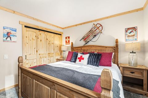 Tiny photo for 57557 Lupine Lane #7, Sunriver, OR 97707 (MLS # 220212421)