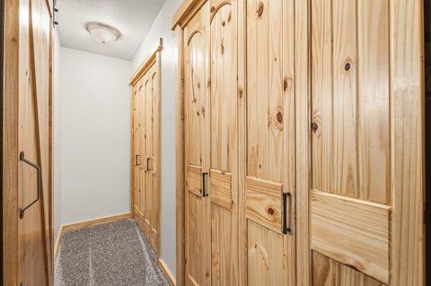 Tiny photo for 57557 Lupine Lane #7, Sunriver, OR 97707 (MLS # 220212421)