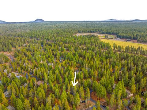 Tiny photo for 57557 Lupine Lane #7, Sunriver, OR 97707 (MLS # 220212421)