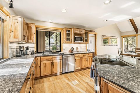 Tiny photo for 57557 Lupine Lane #7, Sunriver, OR 97707 (MLS # 220212421)