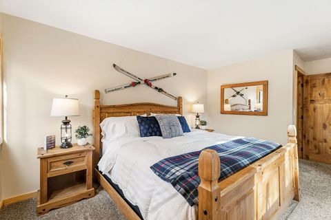 Tiny photo for 57557 Lupine Lane #7, Sunriver, OR 97707 (MLS # 220212421)