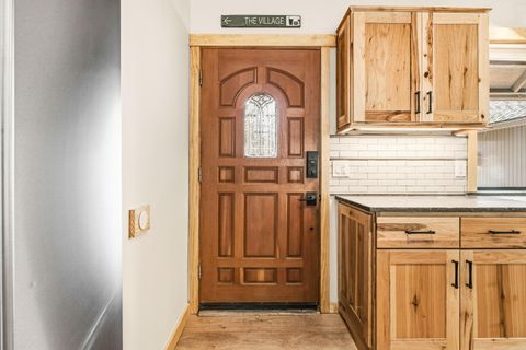 Tiny photo for 57557 Lupine Lane #7, Sunriver, OR 97707 (MLS # 220212421)