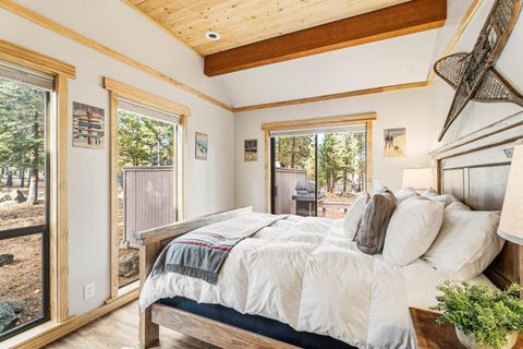 Tiny photo for 57557 Lupine Lane #7, Sunriver, OR 97707 (MLS # 220212421)